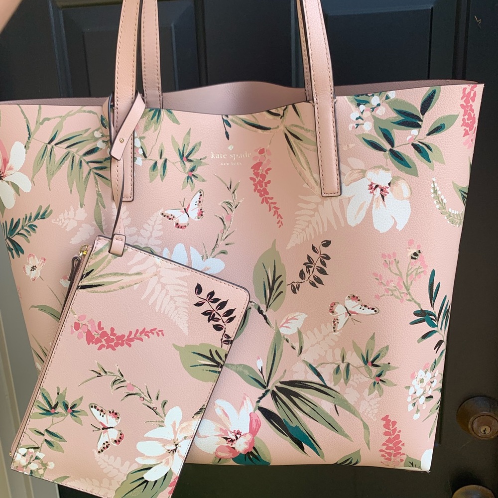 Kate Spade reversible tote with matching wallet.